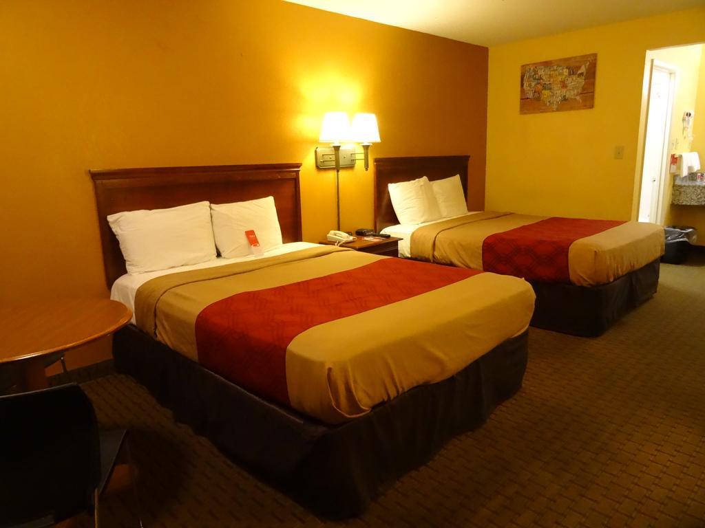 Econo Lodge Fredericksburg Near I-95 Buitenkant foto